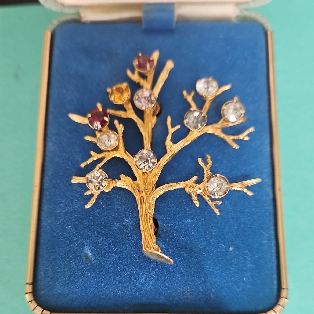 Vintage Sarah Coventry  Gold-tone Tree Brooch with Multicolor Gems MIB